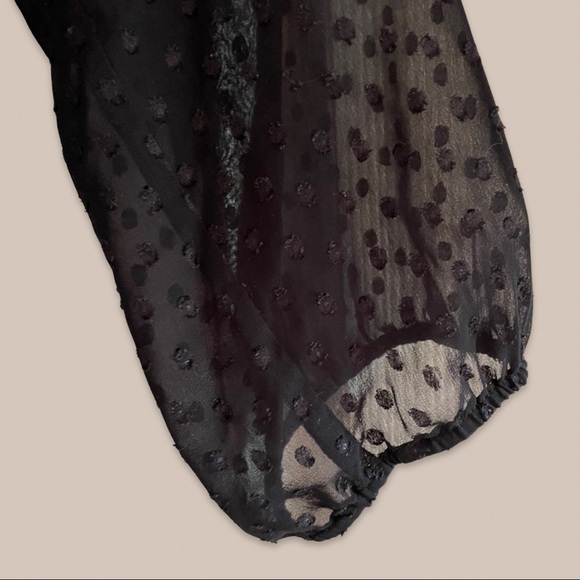 Flowy Blouse with Tank Top - Picture 3 of 8